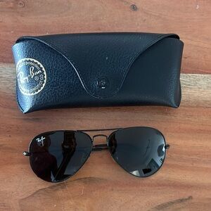 Ray-Ban Black Aviator Sunglasses with Case